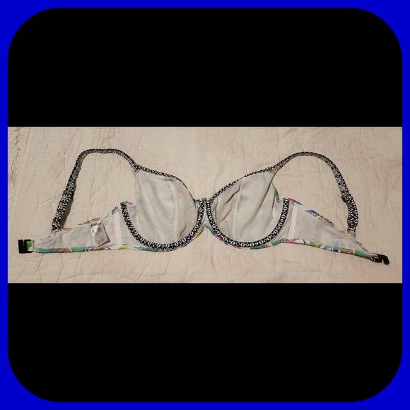 FREYA || Tropical Floral Bikini Set - Picture 4 of 8